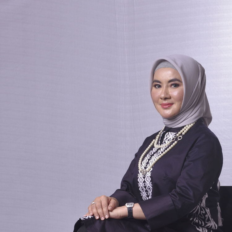 dewi aryani
